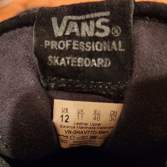 METALLICA HALF CAB PRO VANS SHOES - MENS SIZE 12 - WORN ONCE - Picture 6 of 8